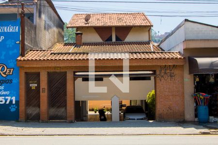 Casa à venda com 232m², 3 quartos e 8 vagasFachada
