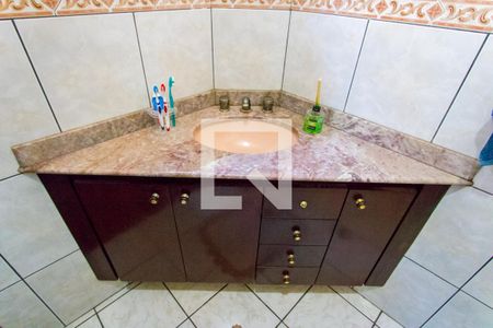 Casa à venda com 232m², 3 quartos e 8 vagasBanheiro social 1