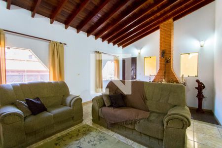 Sala de estar de casa à venda com 3 quartos, 232m² em Condomínio Maracanã, Santo André