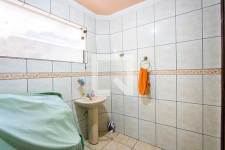 Casa à venda com 232m², 3 quartos e 8 vagasBanheiro social 2