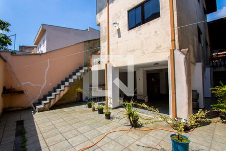 Casa à venda com 232m², 3 quartos e 8 vagasQuintal
