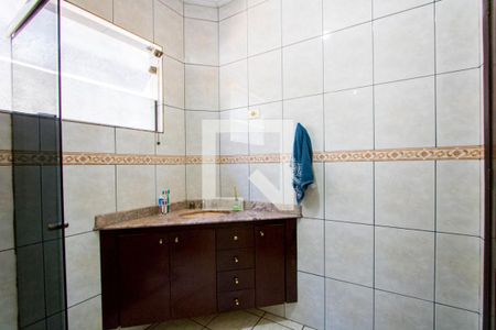 Casa à venda com 232m², 3 quartos e 8 vagasBanheiro social 1