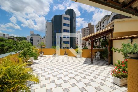 Apartamento à venda com 350m², 4 quartos e 2 vagas Apartamento à venda com 350m², 4 quartos e 2 vagasCobertura