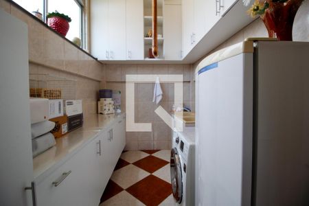 Apartamento à venda com 350m², 4 quartos e 2 vagas Apartamento à venda com 350m², 4 quartos e 2 vagasArea de Serviço