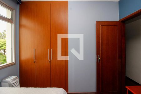 Apartamento à venda com 350m², 4 quartos e 2 vagas Apartamento à venda com 350m², 4 quartos e 2 vagasQuarto 1