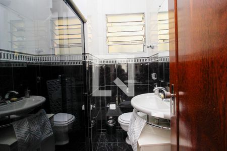 Apartamento à venda com 350m², 4 quartos e 2 vagas Apartamento à venda com 350m², 4 quartos e 2 vagasBanheiro Social