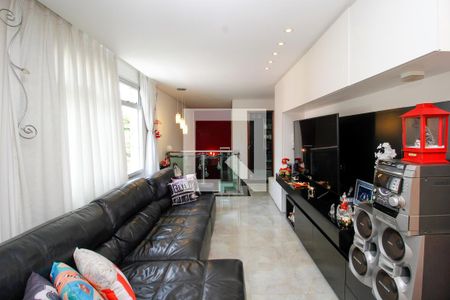 Apartamento à venda com 350m², 4 quartos e 2 vagas Apartamento à venda com 350m², 4 quartos e 2 vagasSala de TV