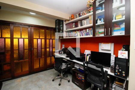 Apartamento à venda com 350m², 4 quartos e 2 vagas Apartamento à venda com 350m², 4 quartos e 2 vagasEscritório