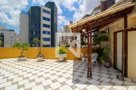 Apartamento à venda com 350m², 4 quartos e 2 vagas Apartamento à venda com 350m², 4 quartos e 2 vagasCobertura