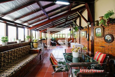 Apartamento à venda com 350m², 4 quartos e 2 vagas Apartamento à venda com 350m², 4 quartos e 2 vagasCobertura