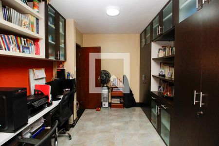 Apartamento à venda com 350m², 4 quartos e 2 vagas Apartamento à venda com 350m², 4 quartos e 2 vagasEscritório