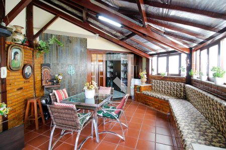 Apartamento à venda com 350m², 4 quartos e 2 vagas Apartamento à venda com 350m², 4 quartos e 2 vagasCobertura