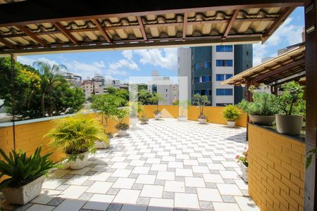 Apartamento à venda com 350m², 4 quartos e 2 vagas Apartamento à venda com 350m², 4 quartos e 2 vagasCobertura