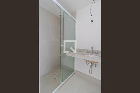 Banheiro de kitnet/studio para alugar com 1 quarto, 27m² em Centro Histórico, Porto Alegre