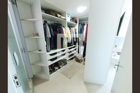 Closet Quarto 1 de casa para alugar com 4 quartos, 300m² em Moinho Velho, São Paulo