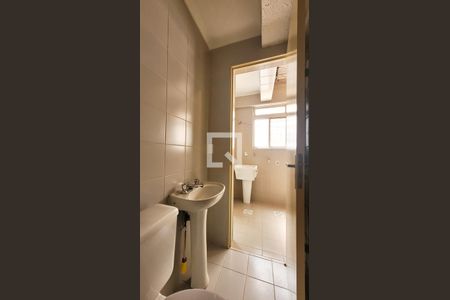 Apartamento à venda com 76m², 3 quartos e 1 vaga Apartamento à venda com 76m², 3 quartos e 1 vagaBanheiro da Área de Serviço