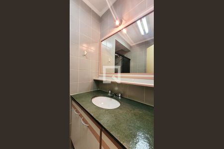 Apartamento à venda com 76m², 3 quartos e 1 vaga Apartamento à venda com 76m², 3 quartos e 1 vagaBanheiro Social