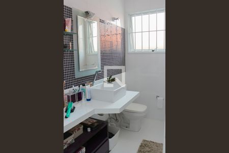 Casa à venda com 140m², 3 quartos e 2 vagasBanheiro 2