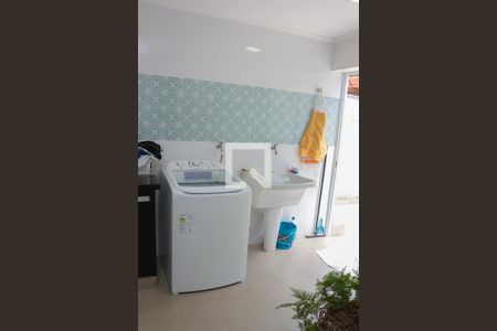 Casa à venda com 140m², 3 quartos e 2 vagasÁrea de serviço