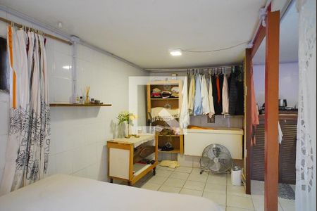 Quarto armário de casa de condomínio para alugar com 1 quarto, 35m² em Itacorubi, Florianópolis