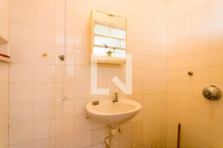 Casa à venda com 180m², 3 quartos e 2 vagasBanheiro de serviço