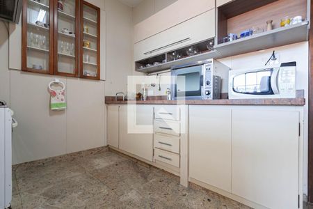 Casa à venda com 350m², 4 quartos e 3 vagas Casa à venda com 350m², 4 quartos e 3 vagasCozinha