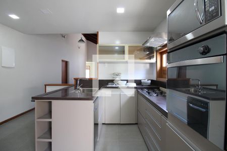 Casa de condomínio à venda com 189m², 4 quartos e 3 vagasCozinha