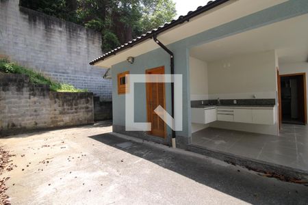 Casa de condomínio à venda com 189m², 4 quartos e 3 vagasQuintal