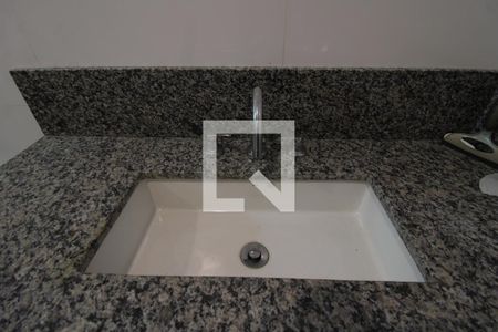 Casa de condomínio à venda com 189m², 4 quartos e 3 vagasBanheiro Social