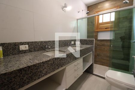 Casa de condomínio à venda com 189m², 4 quartos e 3 vagasBanheiro da Suíte