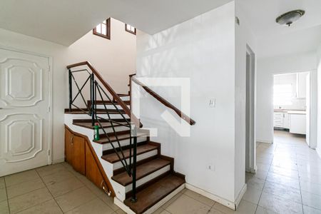 Escadas de casa à venda com 3 quartos, 220m² em Chácara Santo Antônio (zona Leste), São Paulo