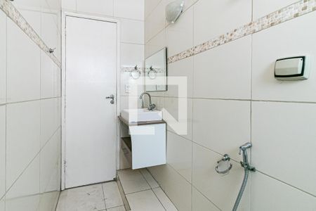 Casa à venda com 220m², 3 quartos e 2 vagas Casa à venda com 220m², 3 quartos e 2 vagasBanheiro 2