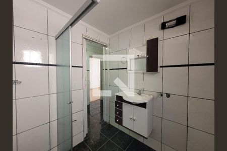 Banheiro de apartamento à venda com 1 quarto, 40m² em Centro, Campinas
