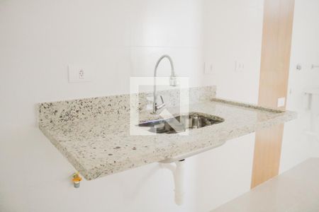 Cozinha e Área de Serviço de apartamento à venda com 1 quarto, 28m² em Vila Mazzei, São Paulo