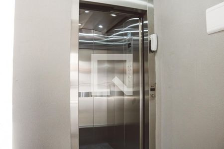 Apartamento à venda com 28m², 1 quarto e sem vagaelevador