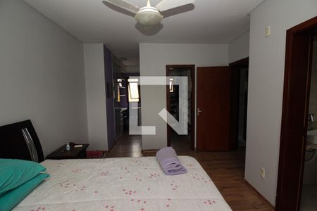 Casa à venda com 174m², 3 quartos e 2 vagas Casa à venda com 174m², 3 quartos e 2 vagasQuarto Suíte