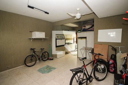 Casa à venda com 174m², 3 quartos e 2 vagas Casa à venda com 174m², 3 quartos e 2 vagasGaragem