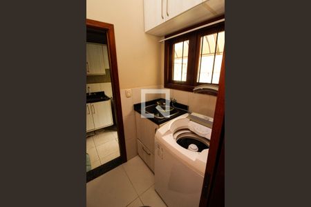 Casa à venda com 174m², 3 quartos e 2 vagas Casa à venda com 174m², 3 quartos e 2 vagasÁrea de Serviço