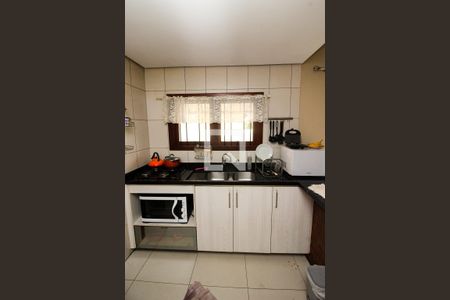 Casa à venda com 174m², 3 quartos e 2 vagas Casa à venda com 174m², 3 quartos e 2 vagasCozinha