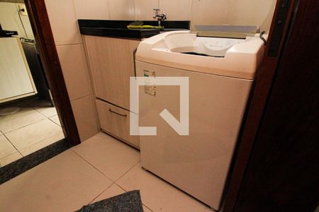 Casa à venda com 174m², 3 quartos e 2 vagas Casa à venda com 174m², 3 quartos e 2 vagasÁrea de Serviço