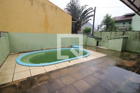 Casa à venda com 174m², 3 quartos e 2 vagas Casa à venda com 174m², 3 quartos e 2 vagasPiscina