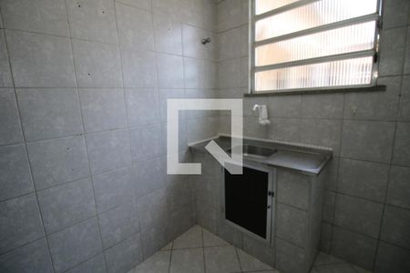 Cozinha de apartamento para alugar com 2 quartos, 40m² em Cordovil, Rio de Janeiro