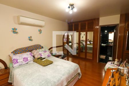 Casa à venda com 495m², 3 quartos e 3 vagasSuíte 1