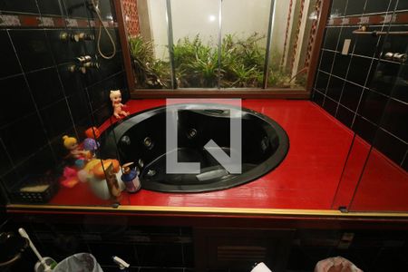 Casa à venda com 495m², 3 quartos e 3 vagasBanheiro da Suíte 1