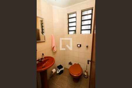 Casa à venda com 495m², 3 quartos e 3 vagasBanheiro de serviço
