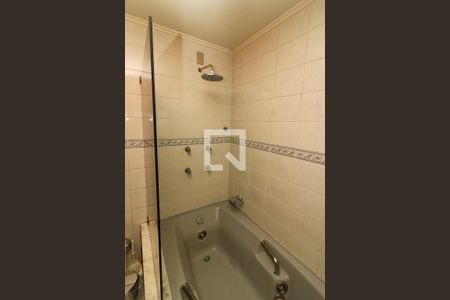 Casa à venda com 495m², 3 quartos e 3 vagasBanheiro 1