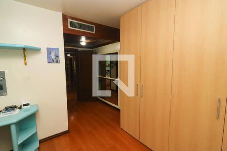 Casa à venda com 495m², 3 quartos e 3 vagasSuíte 2