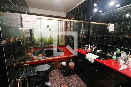 Casa à venda com 495m², 3 quartos e 3 vagasBanheiro da Suíte 1