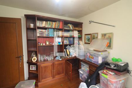 Casa à venda com 495m², 3 quartos e 3 vagasEscritório