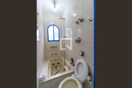 Casa à venda com 170m², 4 quartos e 2 vagasBanheiro da Suíte